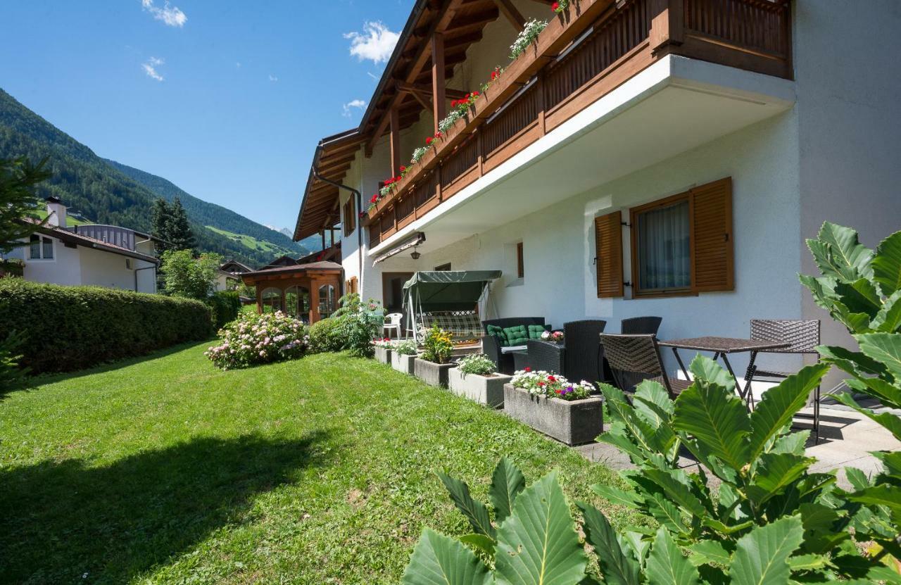 Garni Niederbacher Campo Tures Exterior photo